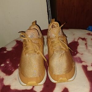 Gold Sneaker
